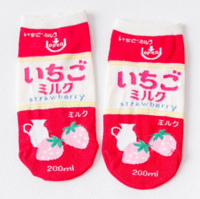 【お取り寄せ商品】22〜24cm 靴下 いちご柄くるぶしソックス