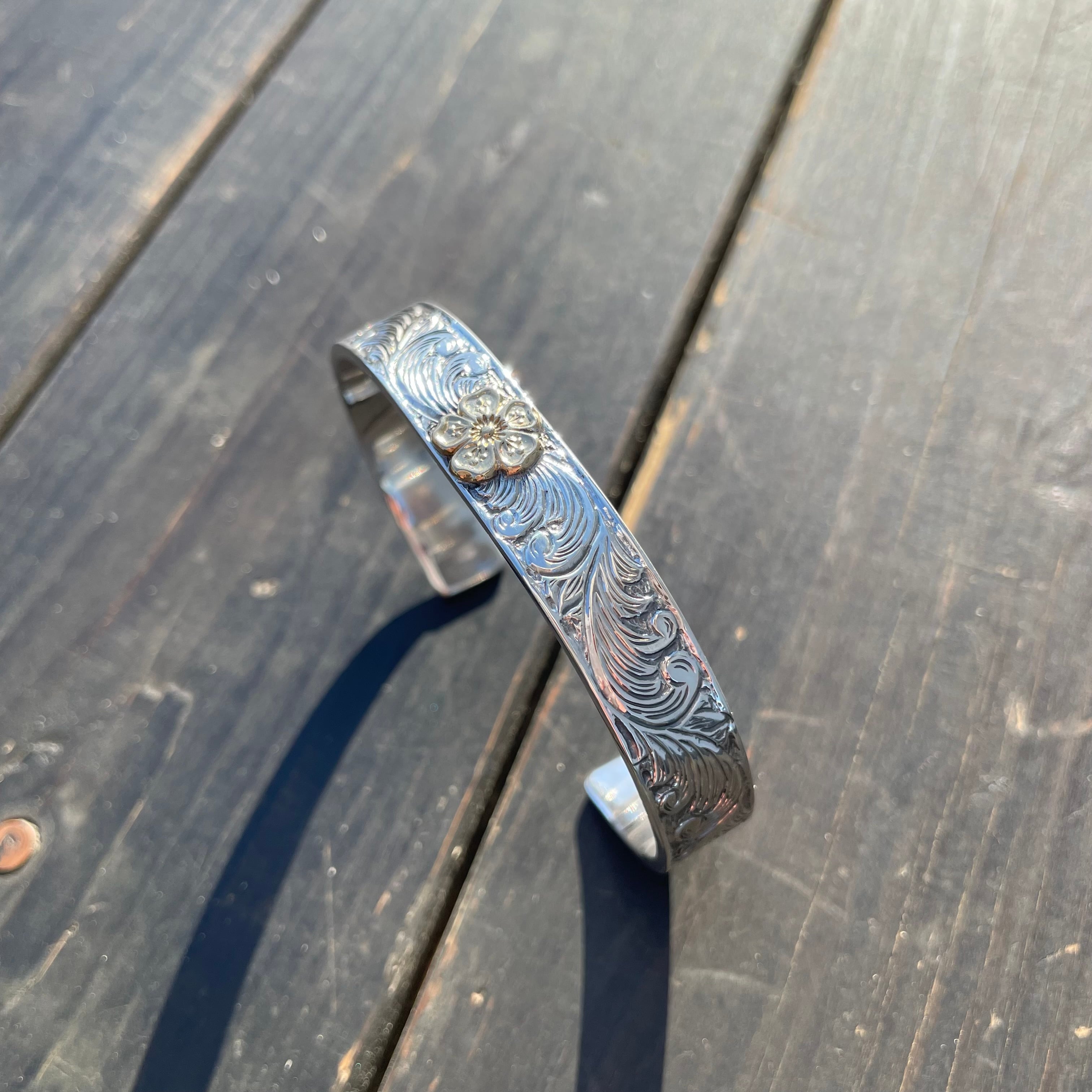 K18 Rose Engraving Bangle | LENNY SILVERSMITH