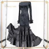 フラメンコ 衣装 ワンピース ドレス ベロア ベルベット 黒 高級感 長袖 フリル レース ダンス パーティ 発表会 上品 踊り スペイン ブラック系 スカート 光沢 エレガント 美しい ステージ衣装 おしゃれ ホール衣装 舞台衣装 派手 重ね着 華やか