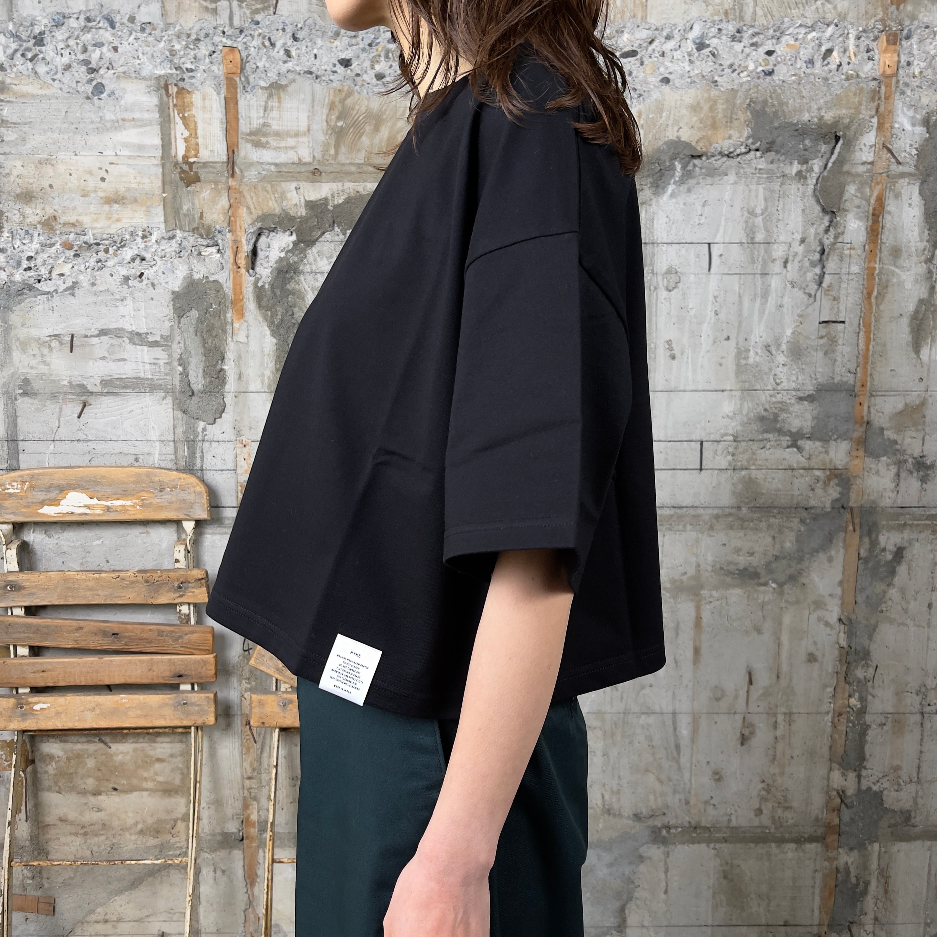 HYKE【ハイク】CROPPED SHORT-SLV TEE (12378) | glamour online HYKE【ハイク】CROPPED SHORT-SLV TEE (12378) | glamour online