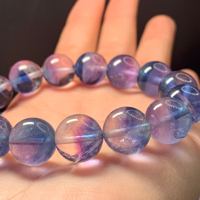 10.美しいバイカラーグラデーションフローライトブレスレット