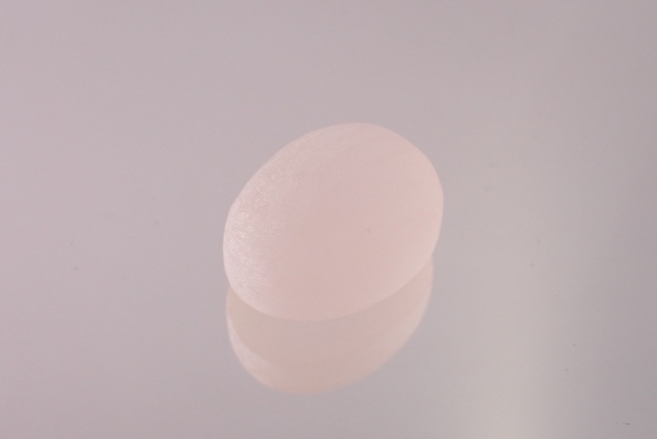 【研磨セット】未研磨ローズクォーツ(原石のみ)　4.0g　[D2-487]