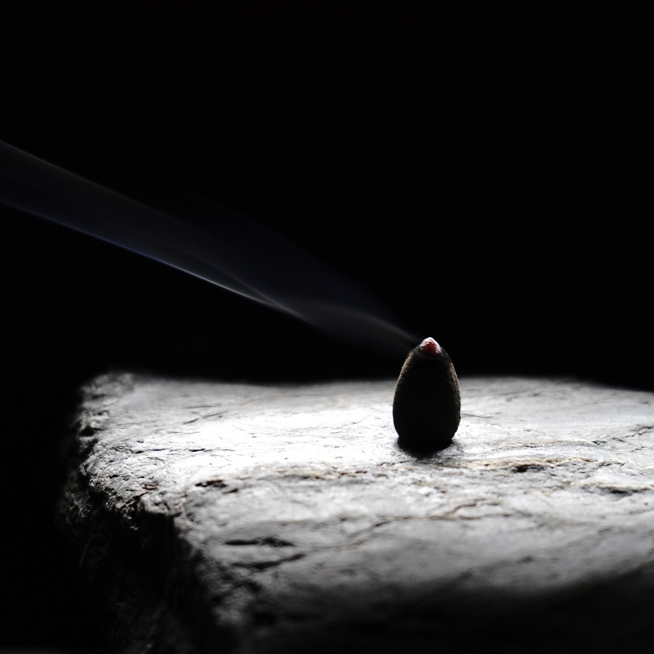 三神 [ 三角香 ] 10粒 / MIKAMI  Incense Cones 10 Cones