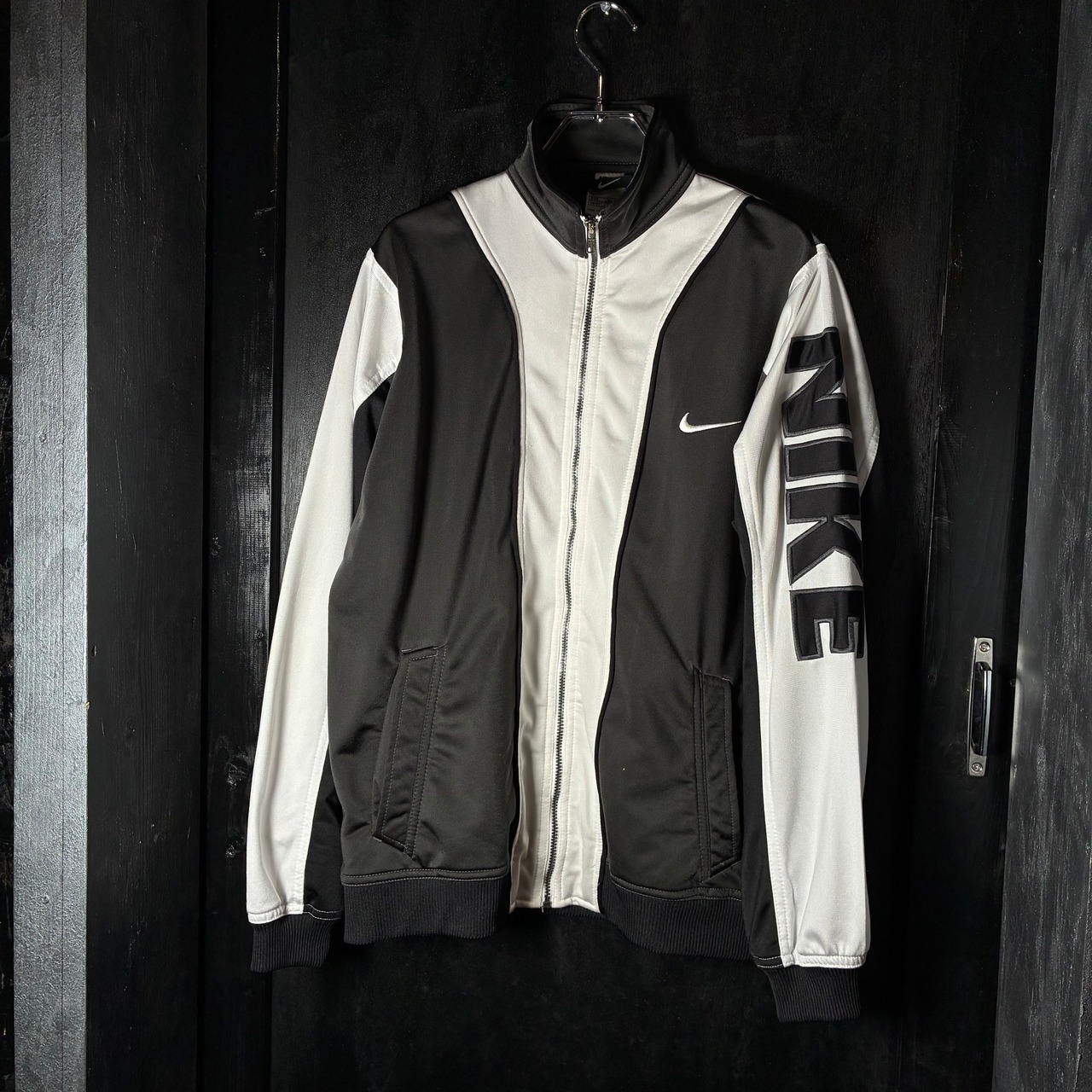 90s〜00s NIKE トラックジャケット　袖ロゴ　ナイキ　白黒