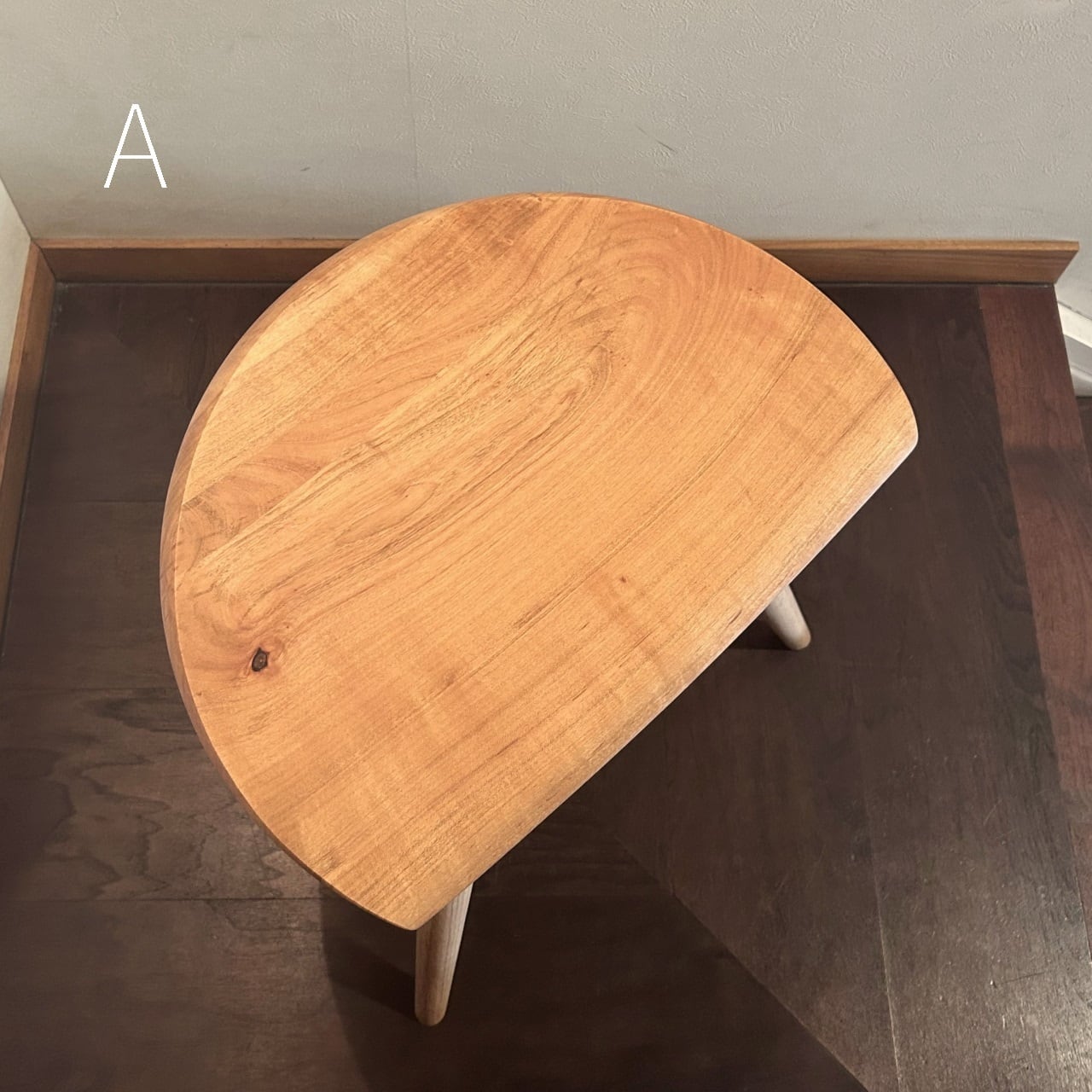 木製スツール「安曇野の山桜スツール」 a-03 ムーンスツール挽脚 サクラ Moon stool - Sakura / Japanese cherry
