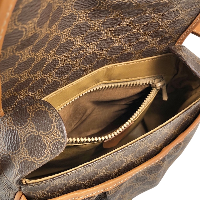 CELINE セリーヌ マカダム ショルダーバッグ ブラウン ブラゾン型押し PVCレザー フロントバックル vintage ヴィンテージ オールド 8vwf72