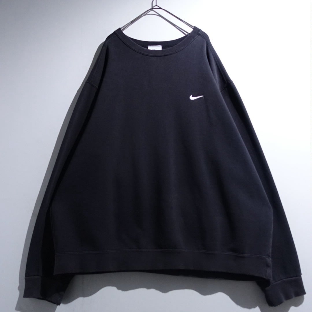 90s "NIKE" Faded Black Logo Embroidery Design Sweat
