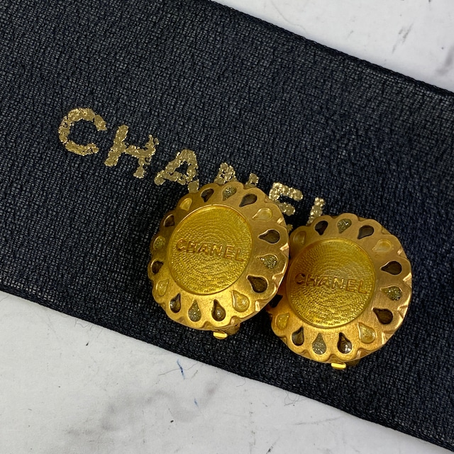 【最終処分SALE】CHANEL シャネル シャネル文字フラワー イヤリング ゴールド A-5762