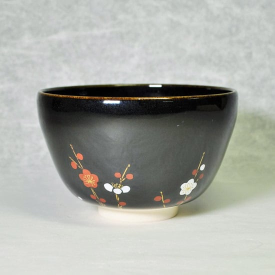 抹茶碗 黒釉 紅白梅にうぐいす | 京焼窯元 橋本城岳