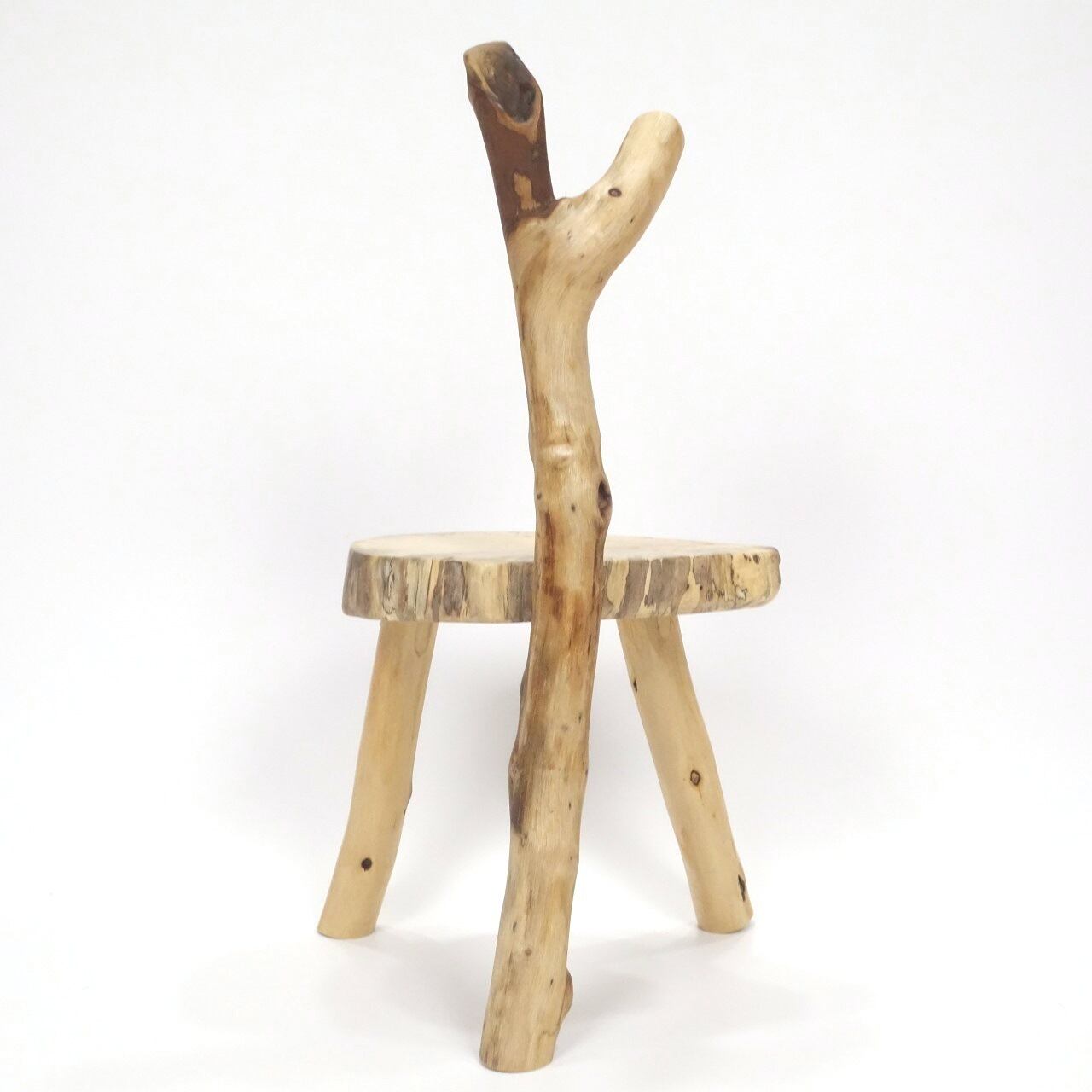 温泉流木】椅子型かわいい丸太の飾り台スタンド008木の皮つき枝 置台 