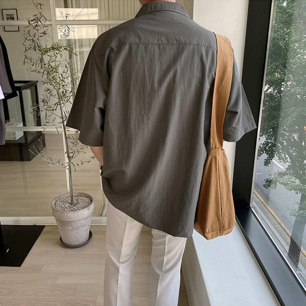 ルーズ開襟シンプル半袖シャツ　MT0080435