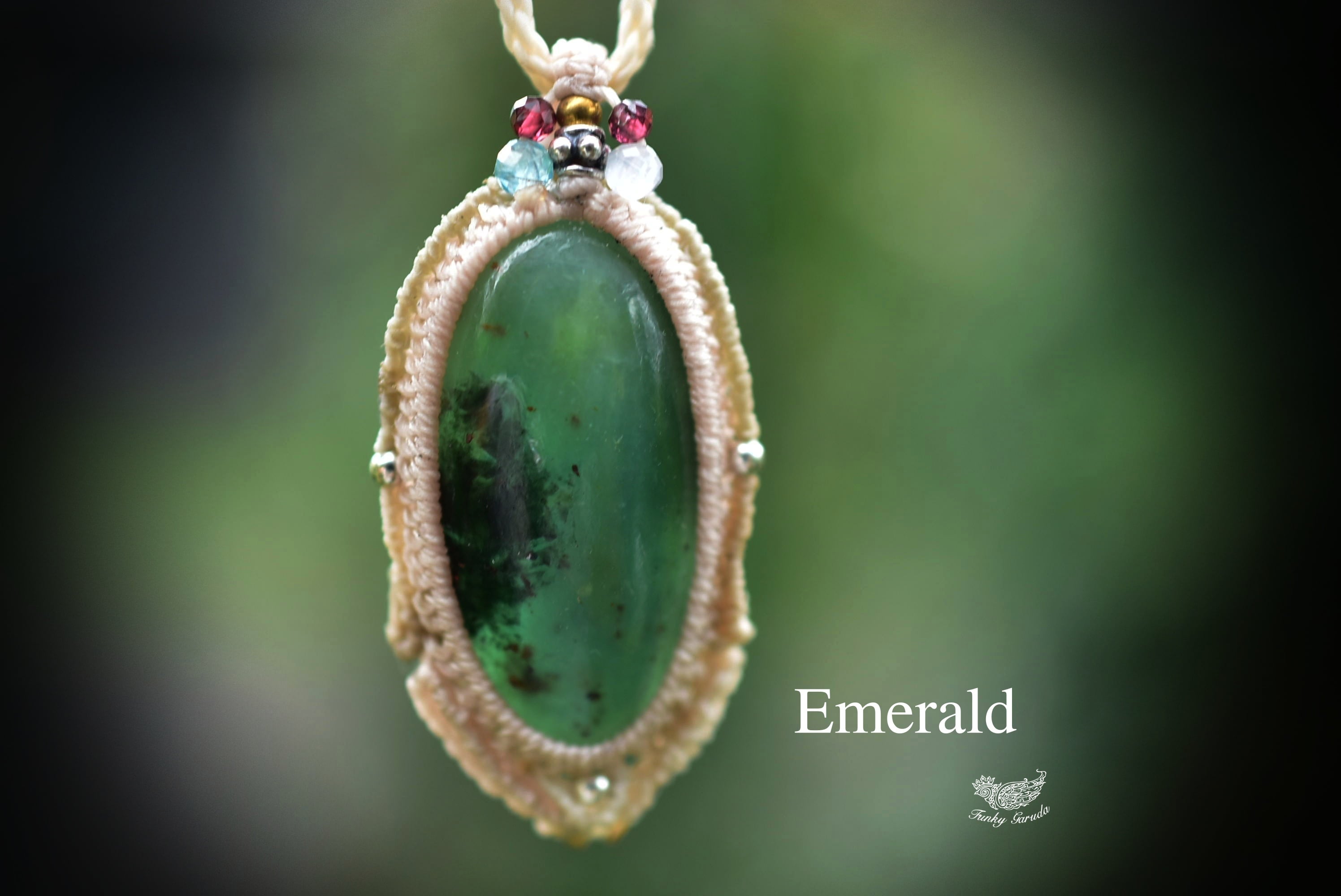 グラデーション★大きなエメラルド★マクラメペンダント500