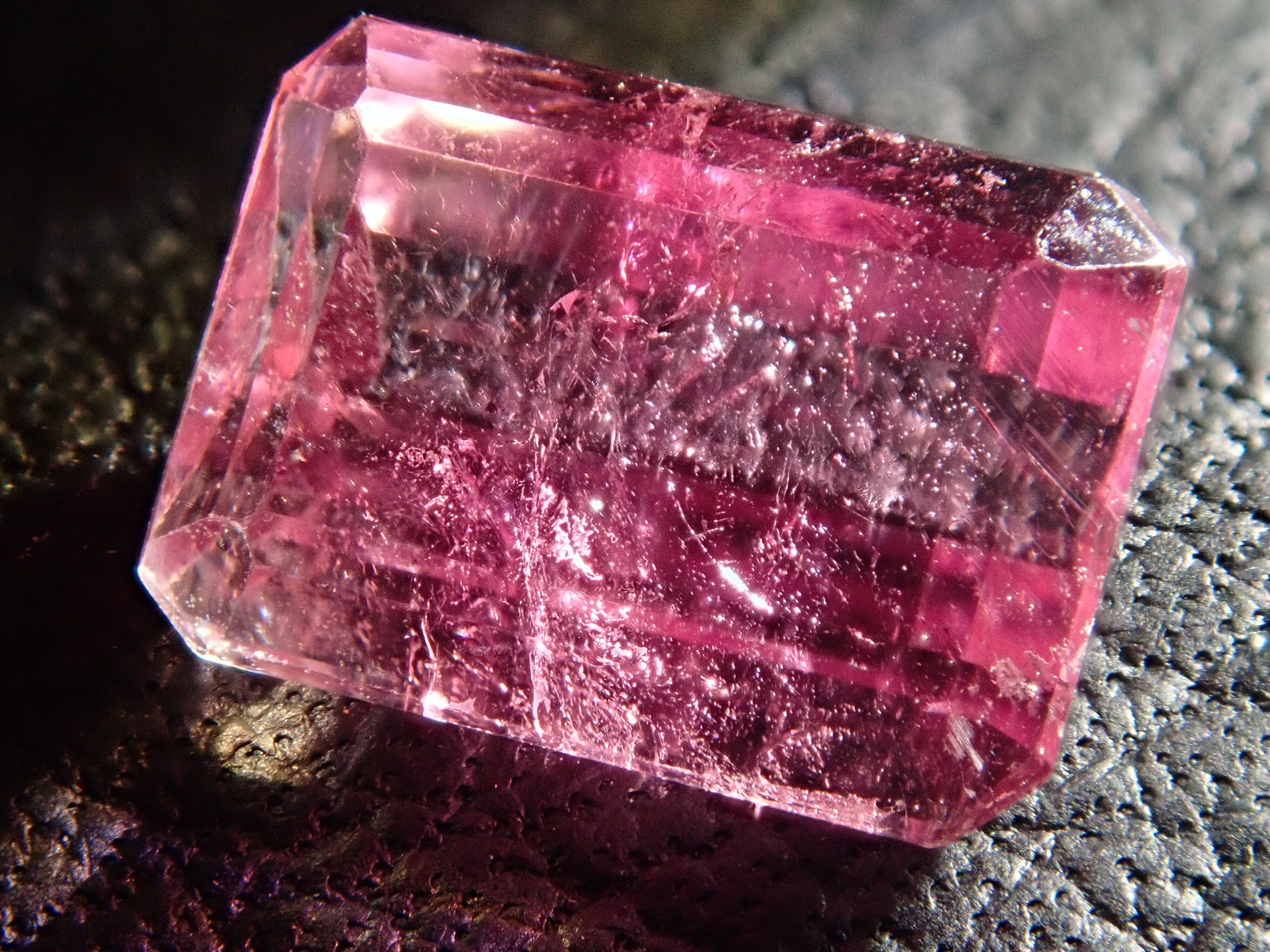 ブラジル産バイカラートルマリン 1.083ct
