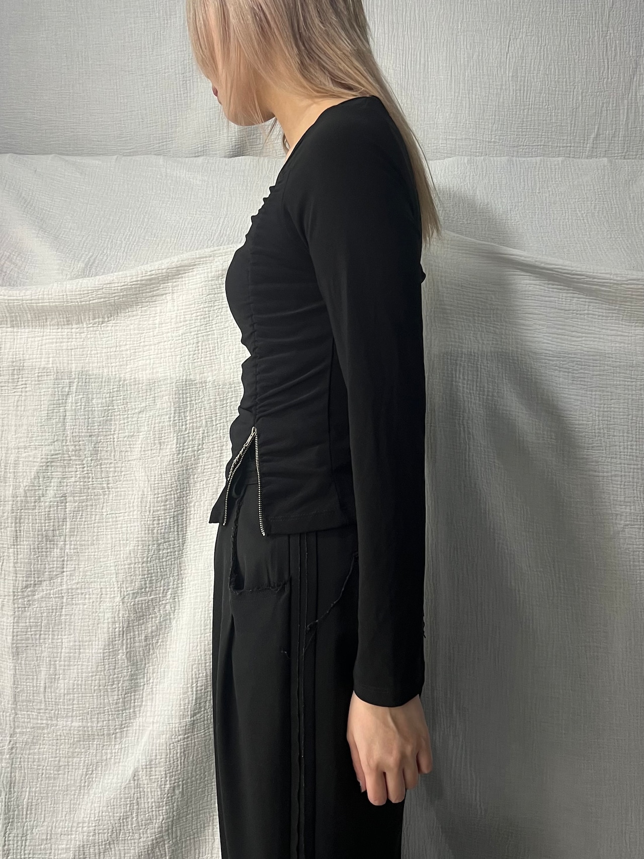 "luna" Shirring Chain Gimmick Tops