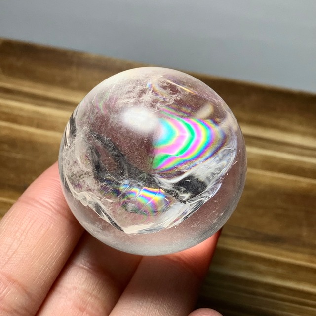 4.広範囲美レインボー☆アイリスクォーツスフィア・台座付き