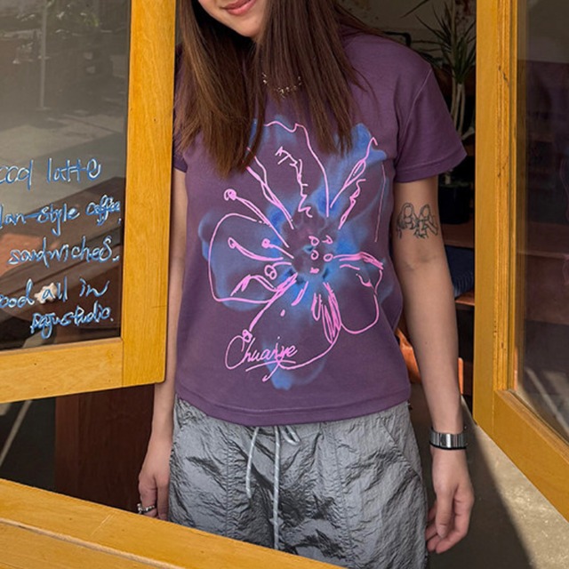 art flower short-sleeved tee　アートフラワー半袖ティー　J1984