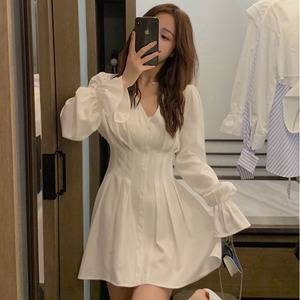 Vネック フレア ミニ ワンピース 送料無料 Aライン リボン プリーツ タック カシュクール ウエストマーク 韓国 袖あり 長袖 かわいい 大人可愛い きれいめ シンプル 大人 上品 おしゃれ お洒落 大人女子 ラブリー キュート セクシー エレガント 緑 グリーン 秋 冬 着回し 普段使い 重ね着 韓国系 オルチャン ファッション コーデ スタイル モテ トレンド 流行