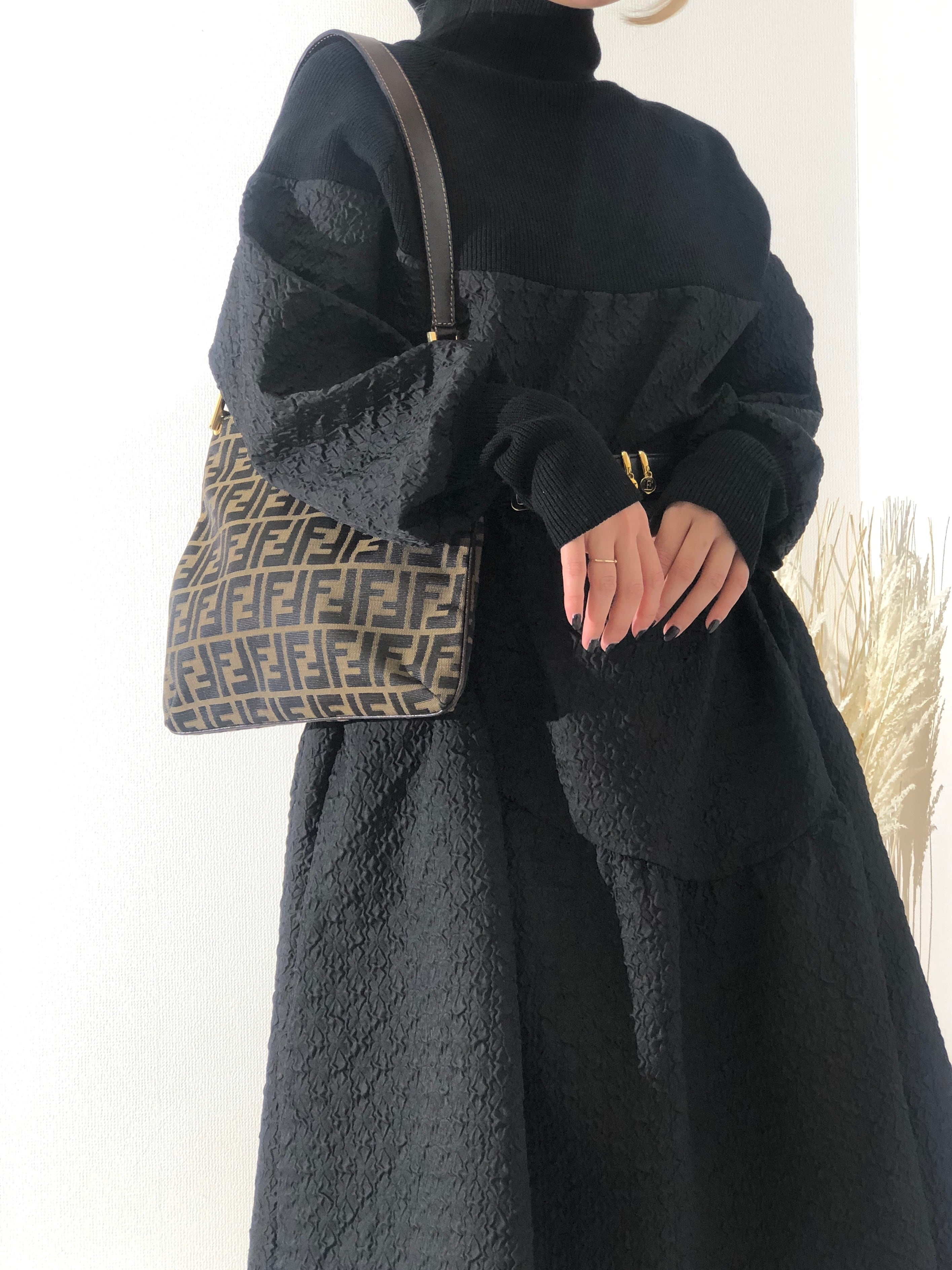 FENDI ヴィンテージ ジャガード ズッカ柄 ジップ パーカ FENDI(フェンディ)よりズッカ柄ジップパーカーのご紹介です！｜2025年