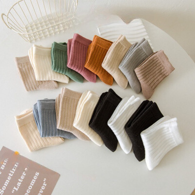 【即納】ナチュラルカラーの無地クルーソックス 4足セット