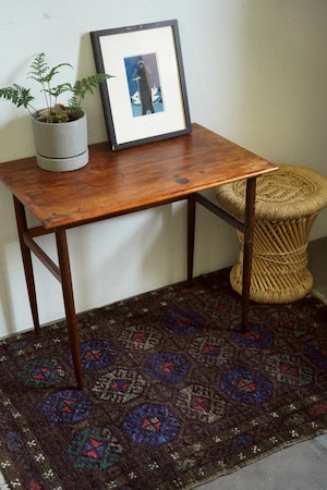 1555-Semi Antique Baluch rug