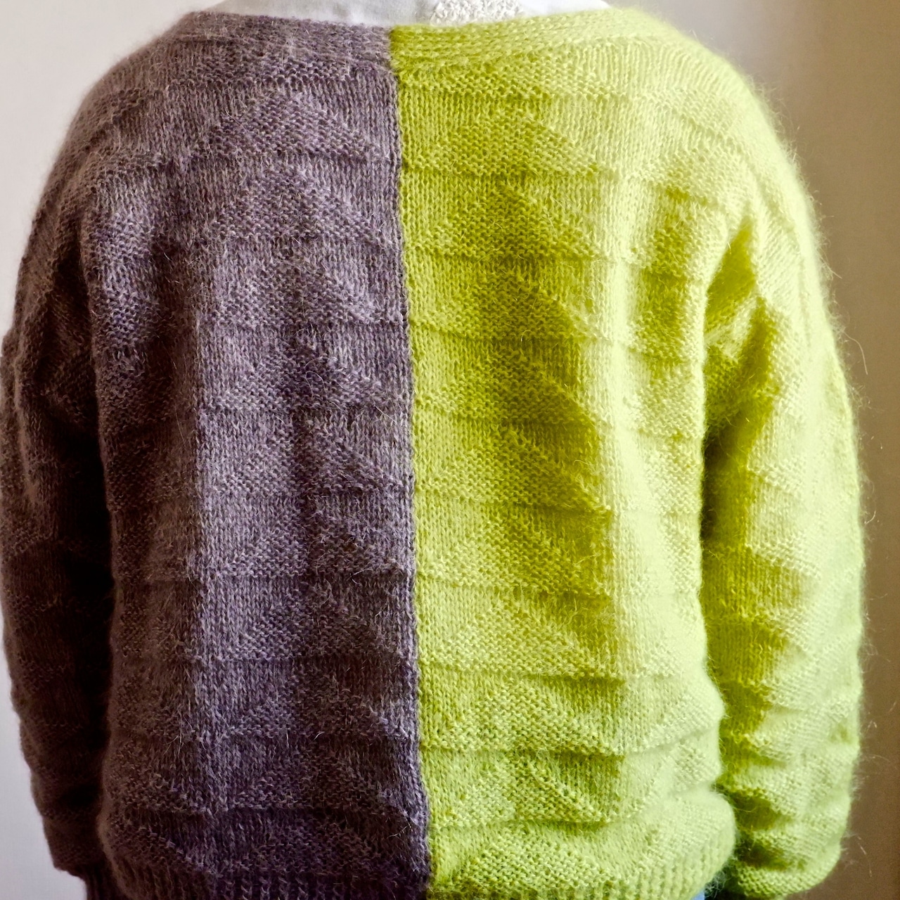 「Two Color Cardi」ダウンロードパターン・画像4