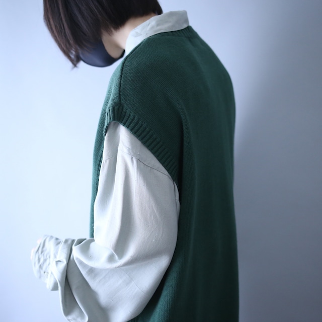 "KING SIZE" deep green over silhouette cotton knit vest