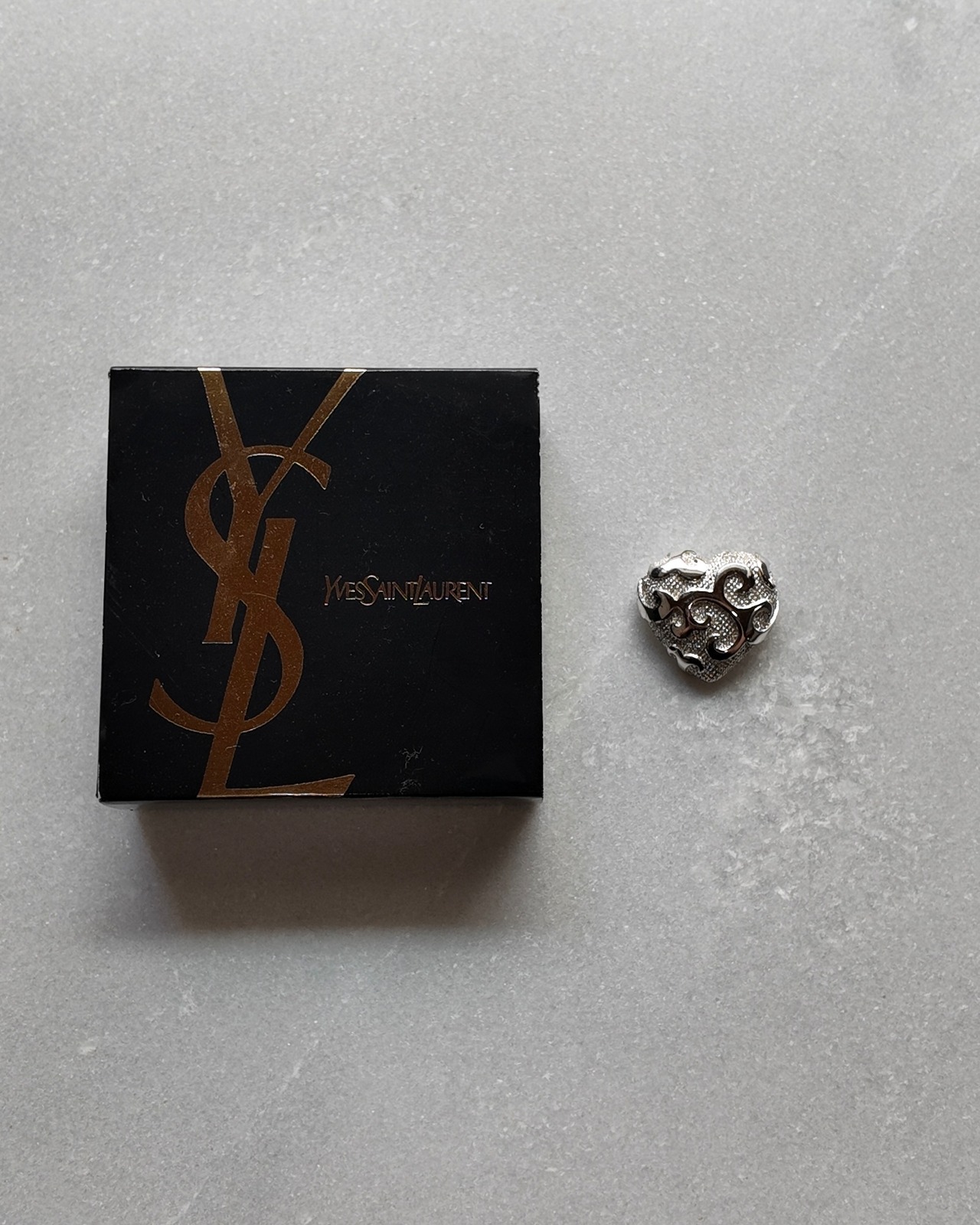 【Yves Saint Laurent】heart pin brooch