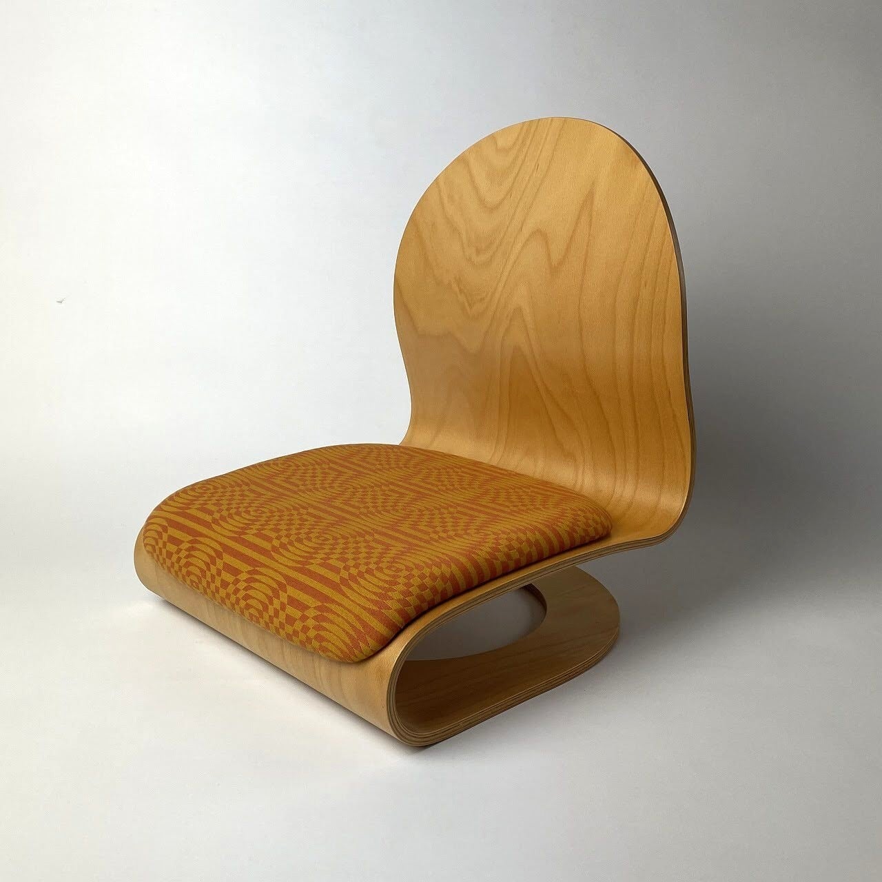 Tatami Chair by Verner Panton (Natural body / Maharam, Optik