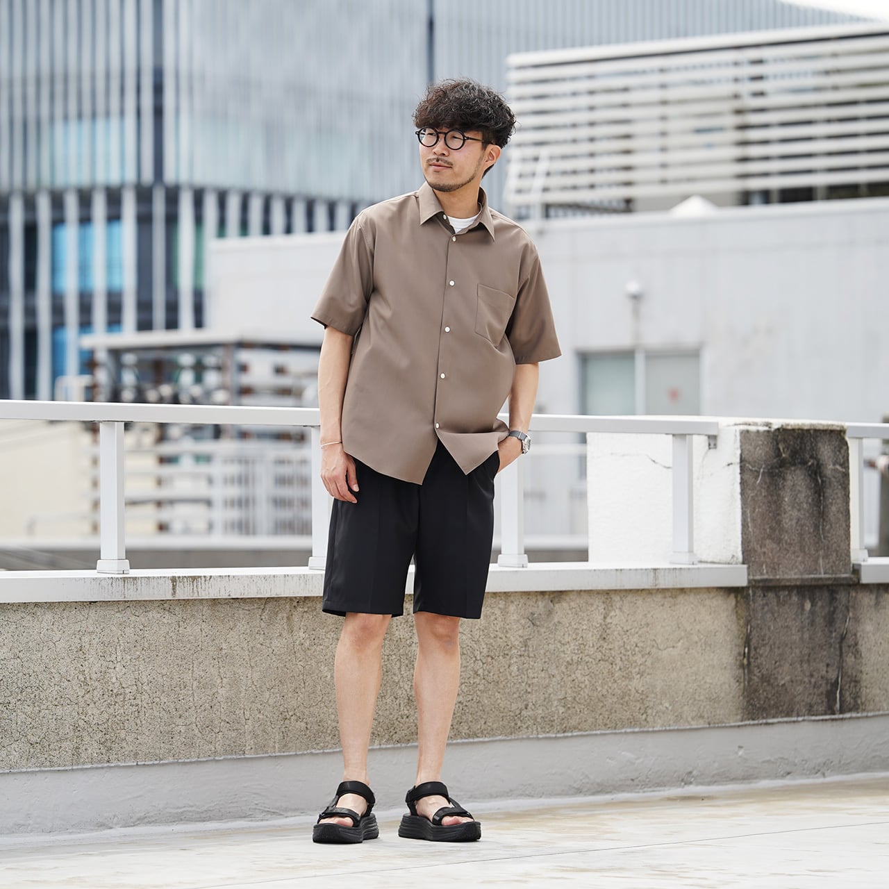 新作】圧倒的な軽涼感と、洗練された大人の佇まいを醸す「尾州ウール