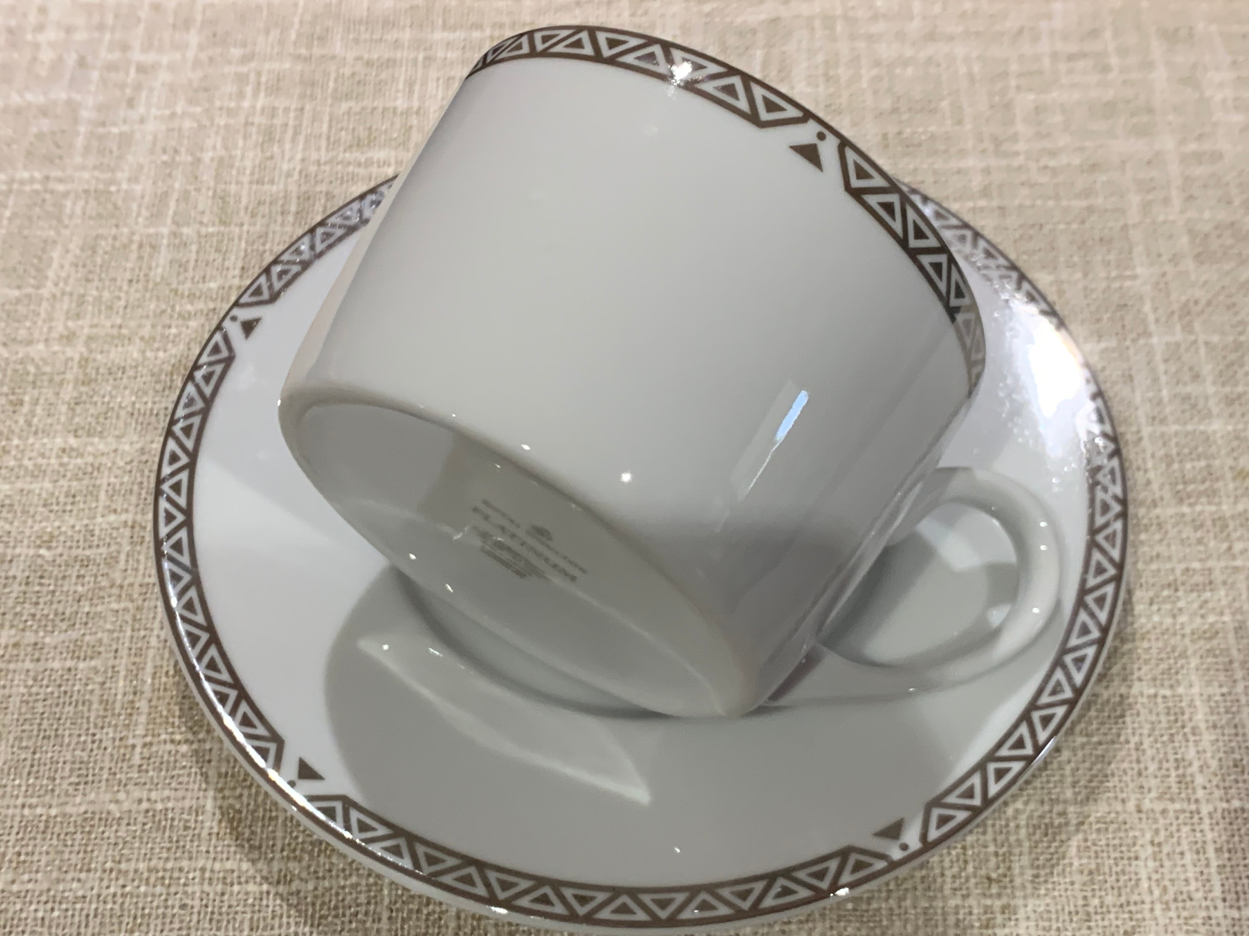 ロイヤルドルトン （2008-2009年頃）プラチナシリーズ コーヒーカップ