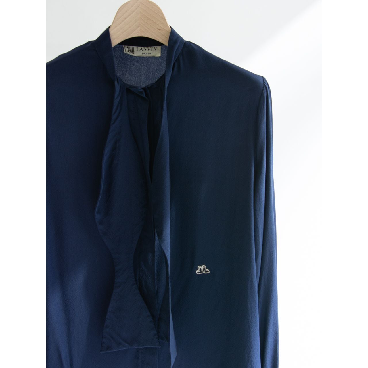 【LANVIN PARIS】Made in France 100% Silk Tie Collar Blouse（ランバン フランス製 タイカラーシルクブラウス）