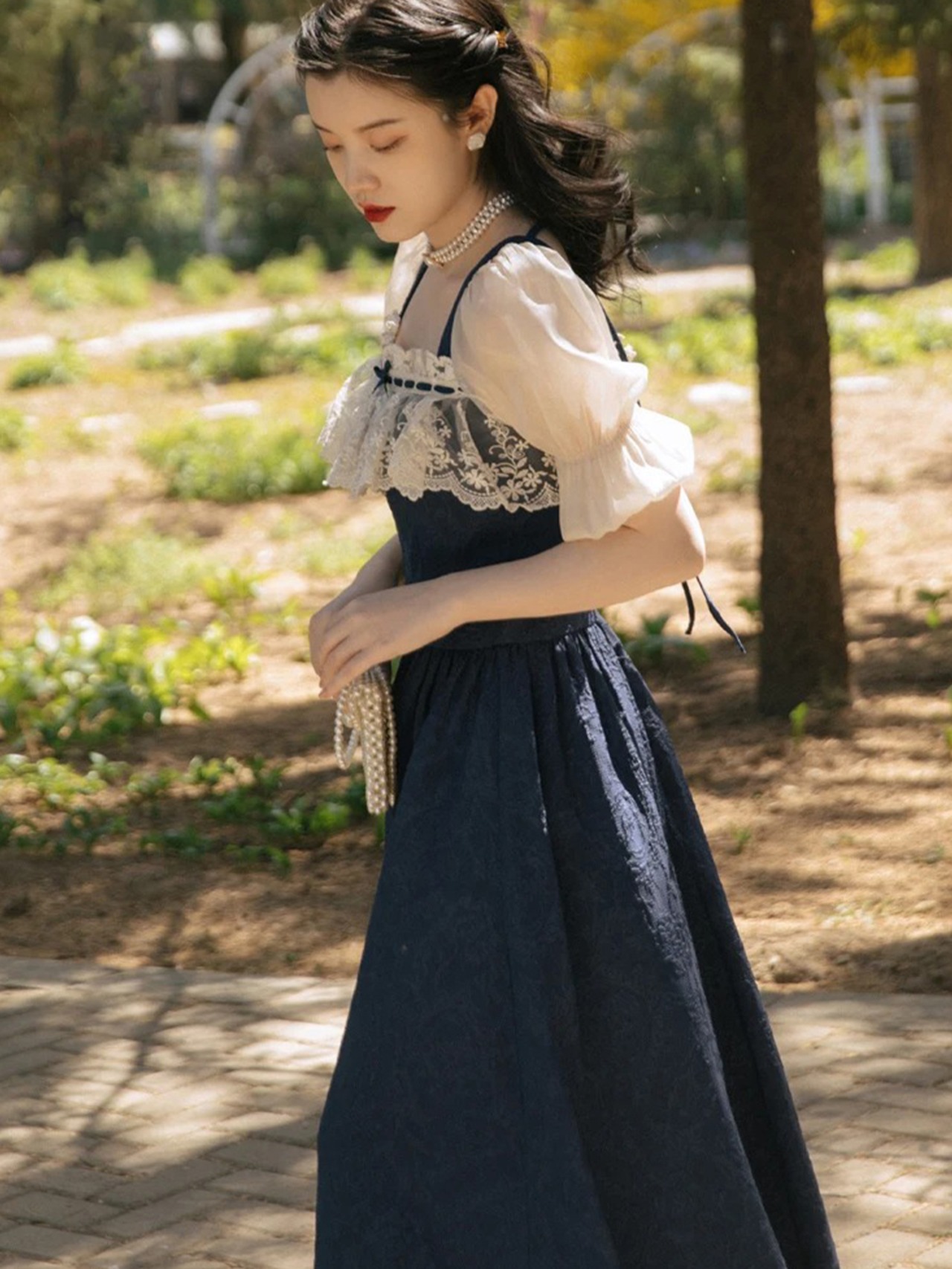 【0015】Square Collar Lace Ribbon Short Sleeve Dress