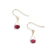 小粒だけど透明感で存在感を出してくれる！ ピンク トルマリン トライアングル デザイン イヤリング & ピアス mm108