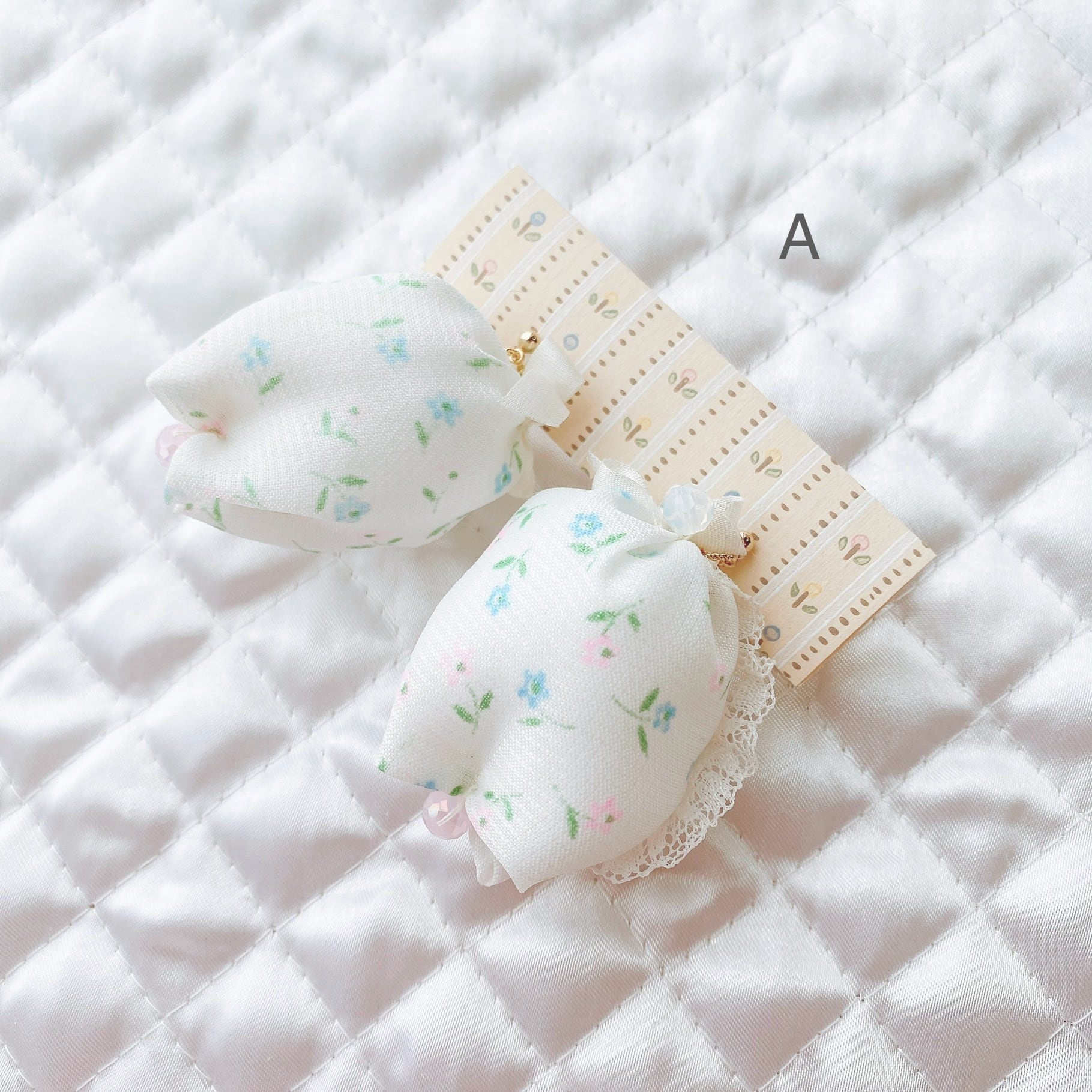 Vintage baby fabric x Tulip 耳飾り(A)♡イヤリング・ピアス