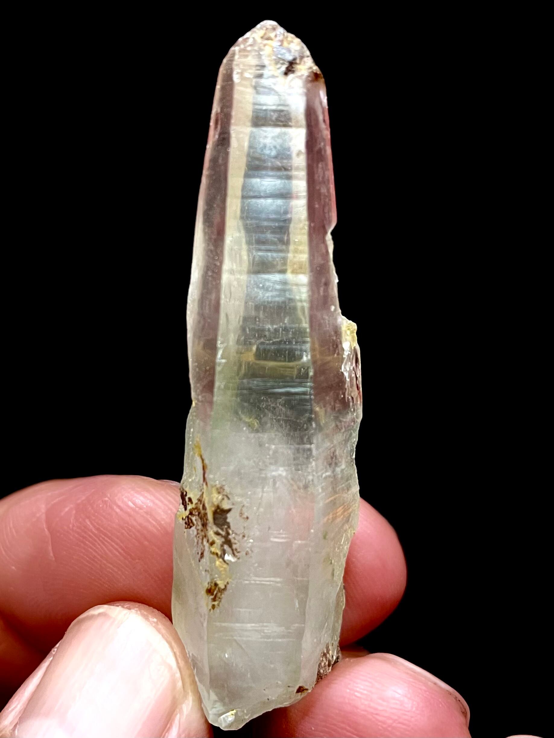 4) 高千穂天岩戸水晶・崇高(with クローライト)