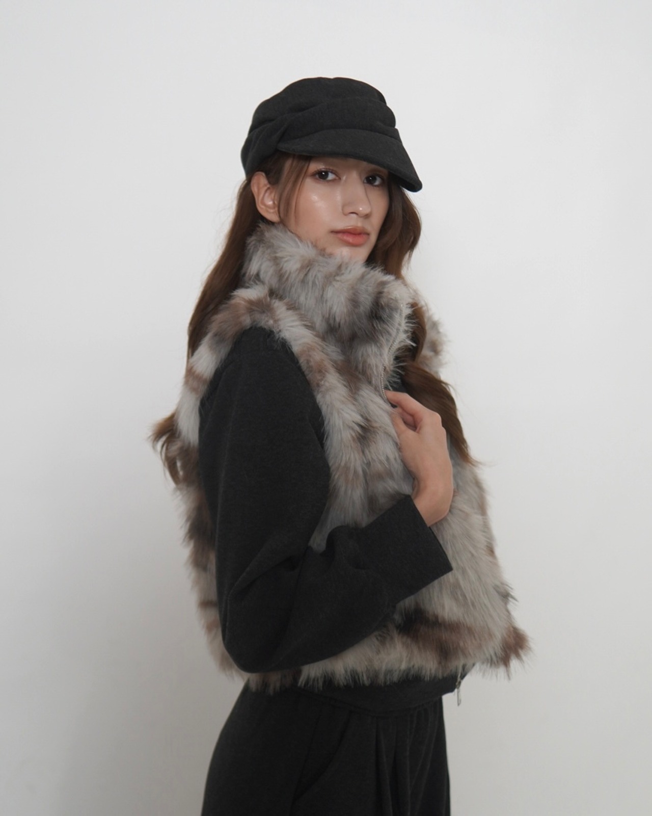 mix fur stand VT／ Gray× Darkbrown