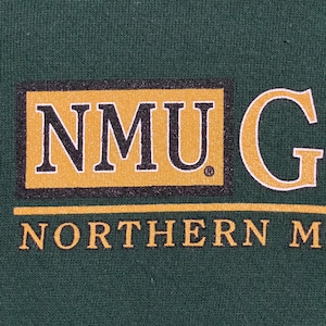 【JANSPORT】カレッジ NORTHERN MICHIGAN UNIVERSITY ノーザン・ミシガン大学 NMU ロゴ プリント スウェット トレーナー プルオーバー L ディープグリーン ジャンスポーツ US古着