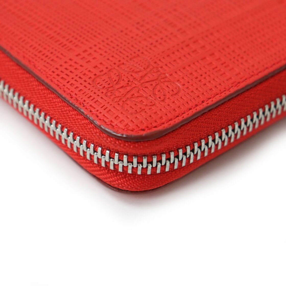 極美品☆LOEWE ロエベ 101N88.F13 アナグラム・リネン型押し レザー 