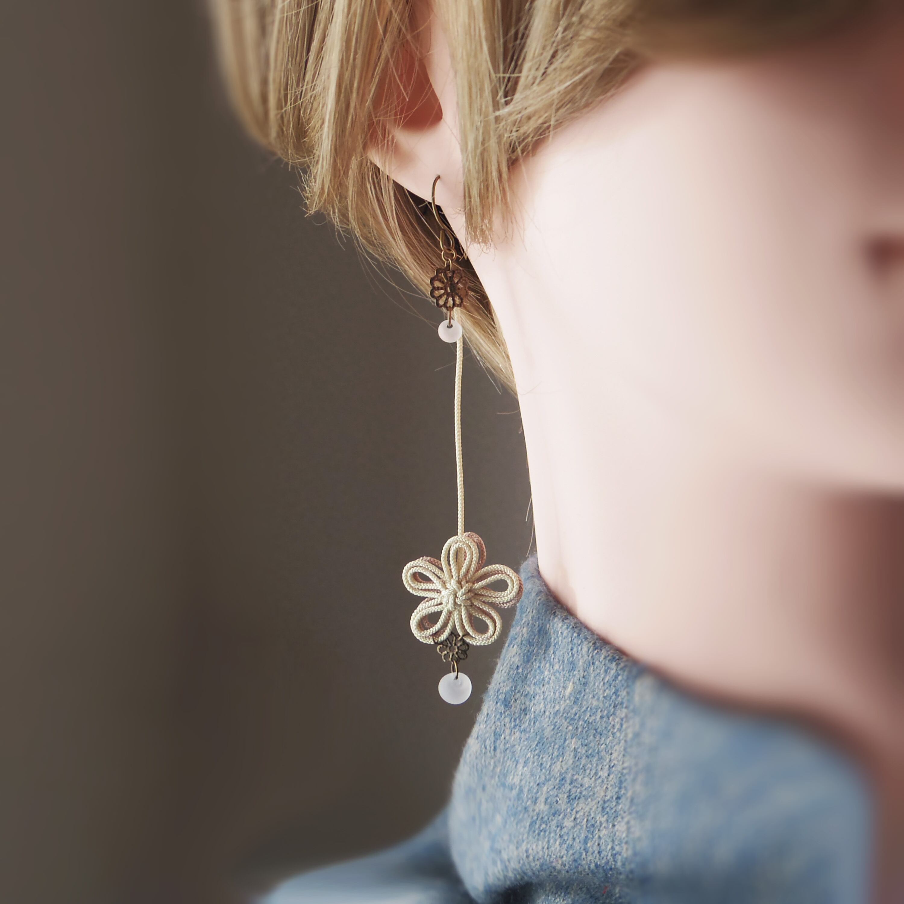 【新作】ピアス「暁ふくら」(アイボリー×薄茶)