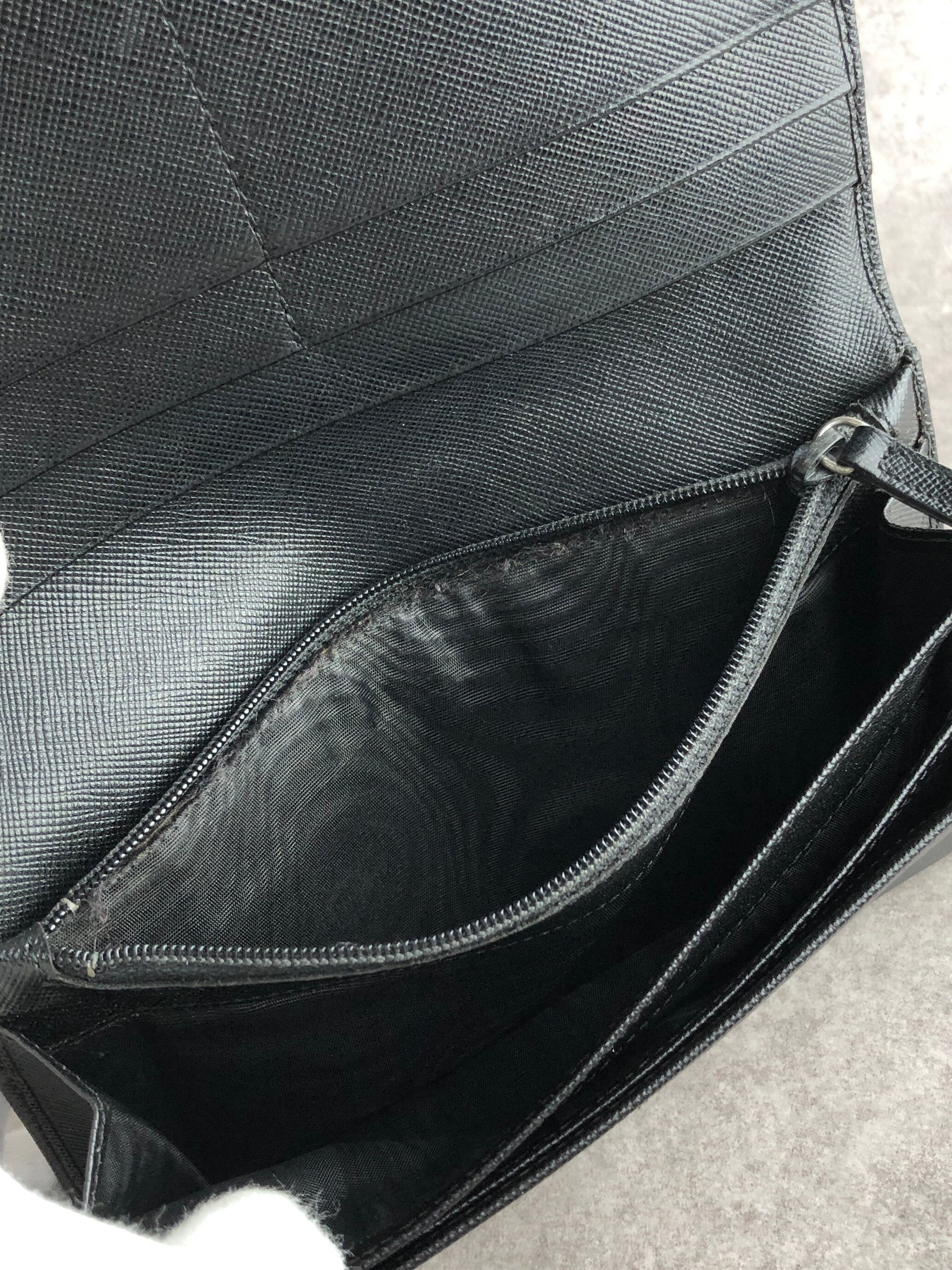 PRADA プラダ 財布 ブラック トライアングルロゴ サフィアーノレザー 2