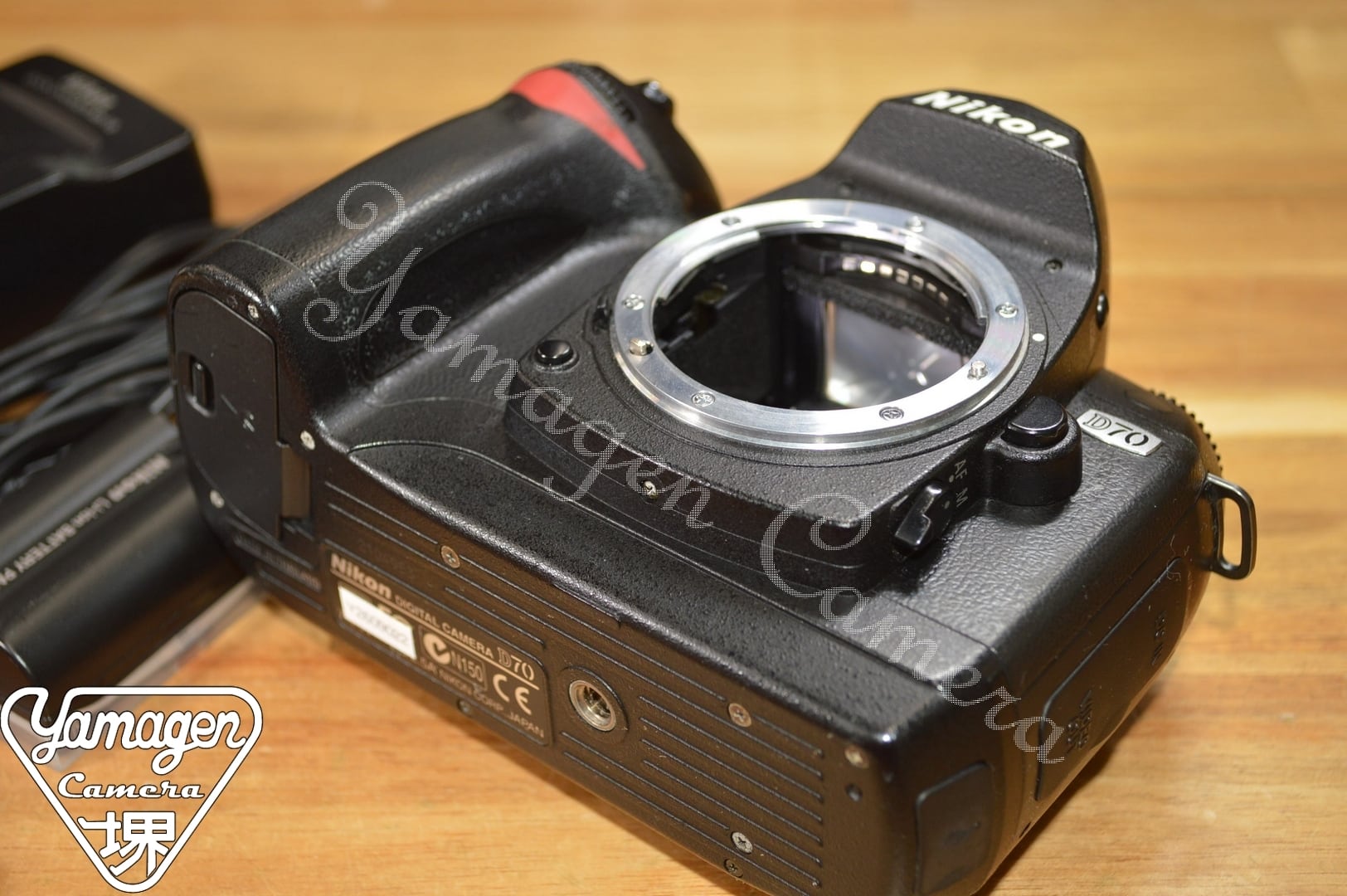 ニコン/Nikon D70 Body 【充電器、バッテリー付】[Y2609022] | カメラ