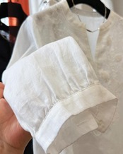 刺繍入り ナチュラルリネンブラウス