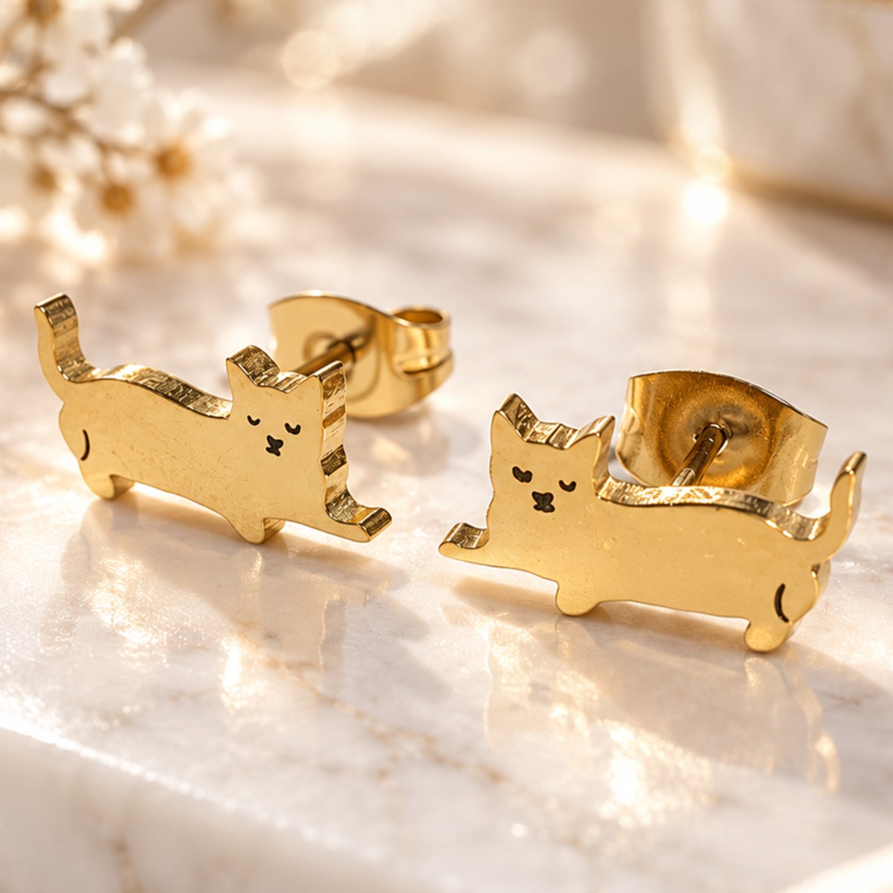 ネコ ピアス ゴールド 53 金属アレルギー対応 ステンレス 両耳セット レディース 小ぶり 猫モチーフ ネコ 猫 ねこ