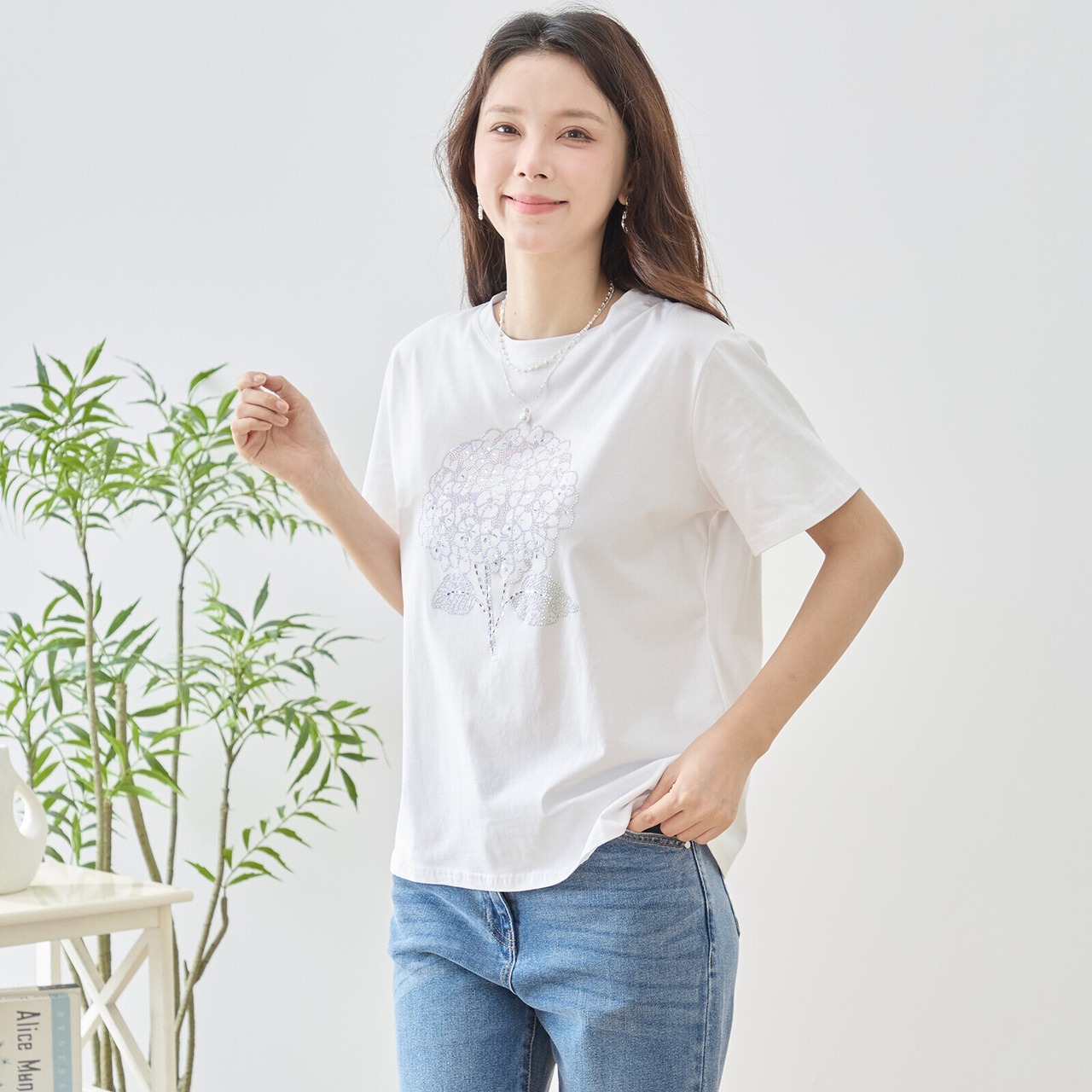 TRUBE アジサイラインストーンデコTシャツ【M~L】ホワイト