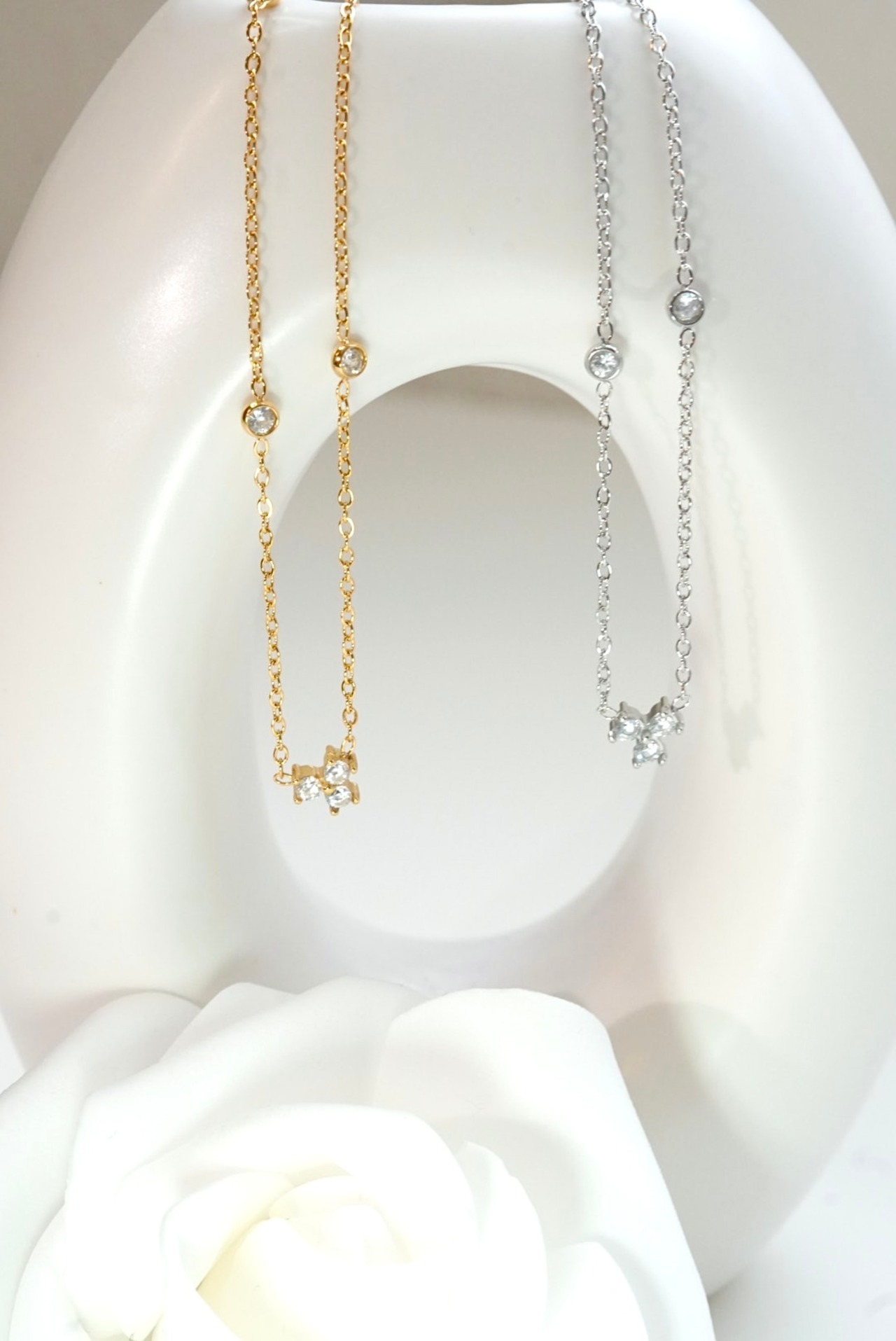 fifth mini dia necklace