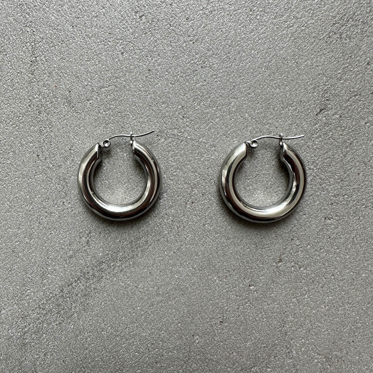 chubby hoop pierce/silver