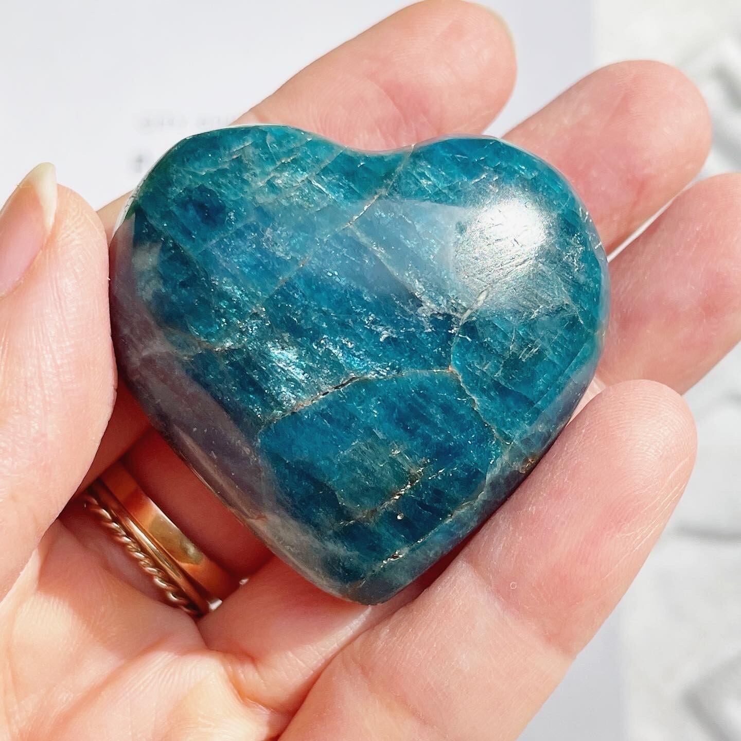 Blue Apatite Heart 7 | FLUXY - 天然石と鉱物のお店 フラクシー
