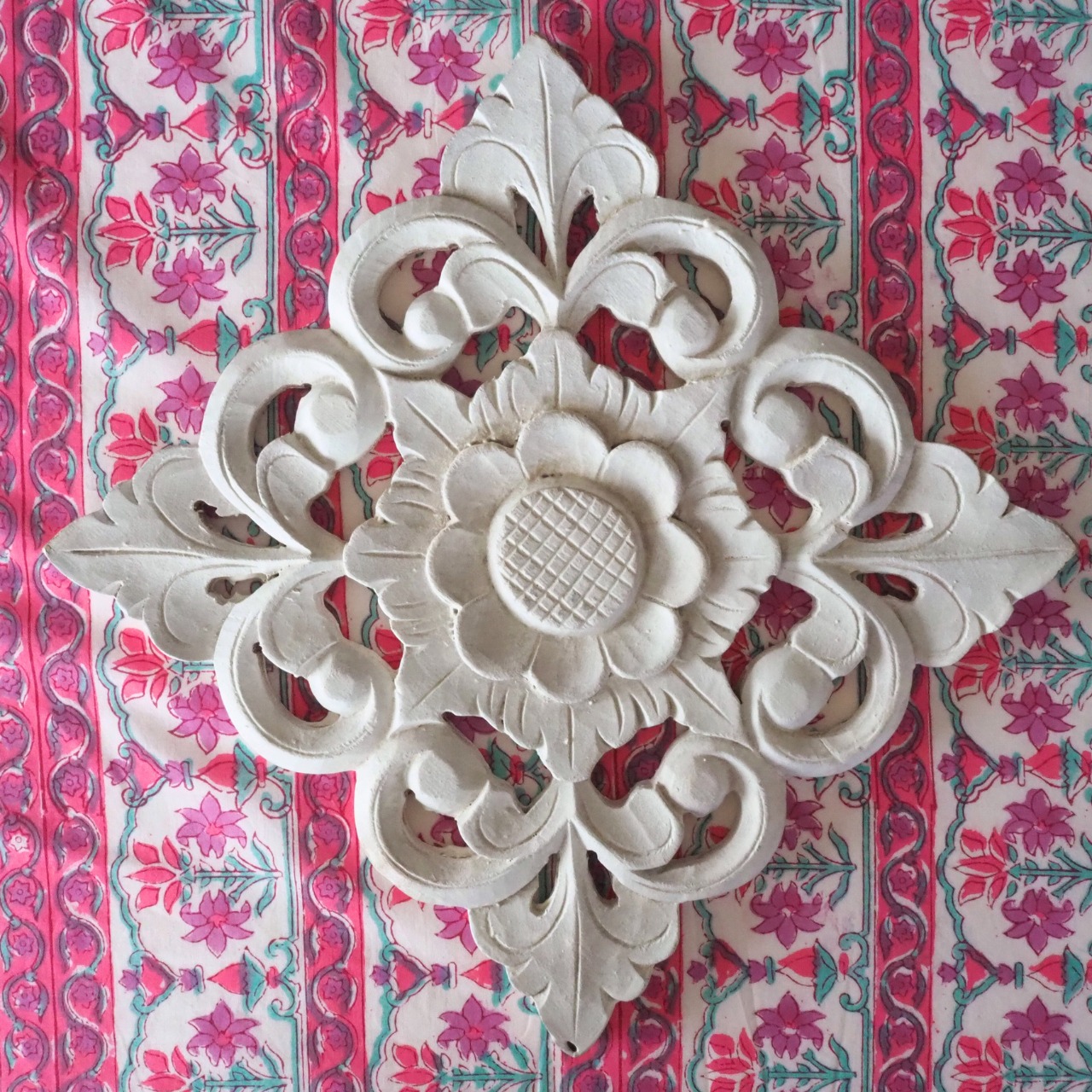 ブロックプリント生地【50cm単位】インド綿 ストライプ花柄 白×ピンク×パープル #39378-PK2