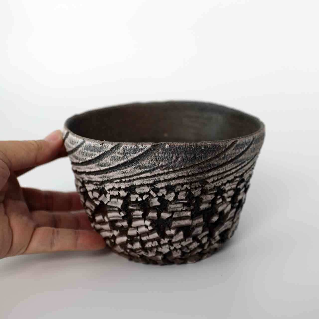 茶道具畦地粒俵造乾漆内金溜あけび香合共布共箱V7970