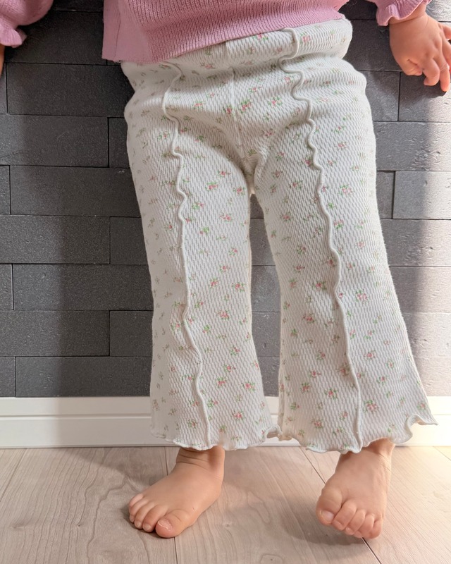 【即納】ピンタック フラワーパンツ 《 85-115㎝ 》